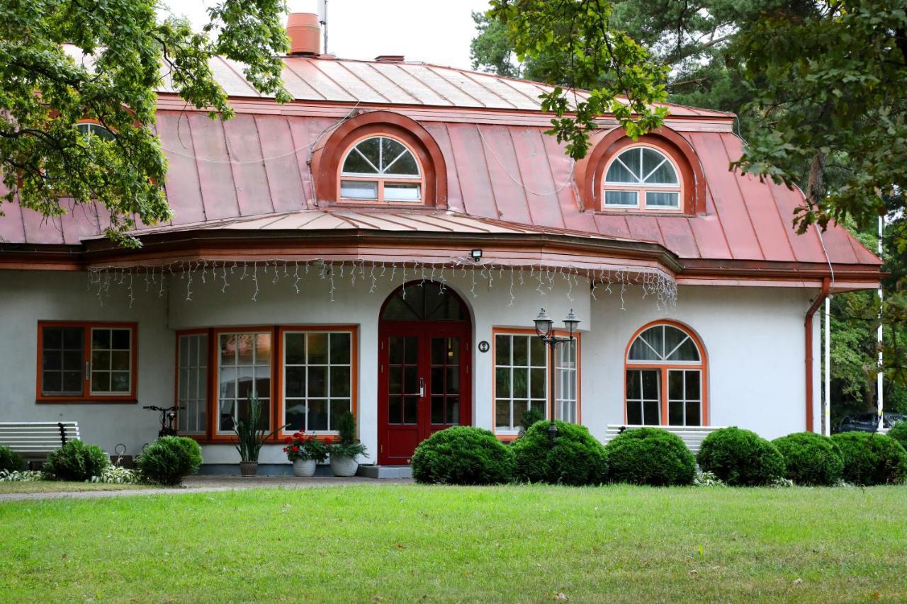 Saka Manor Hotel Exterior photo
